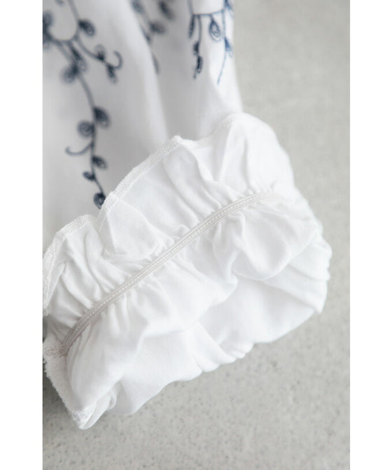 蔦模様刺繍のフリルネックブラウストップス