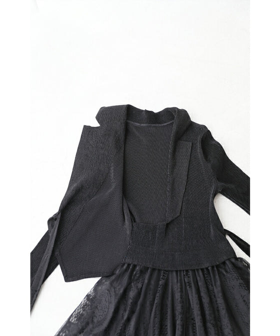 A luxurious, generous lace cache-coeur long dress