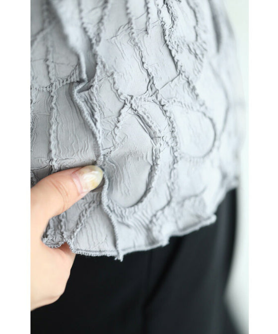 【セール商品返品交換不可】浮かぶ刺繍画の伸びやかカットソートップス