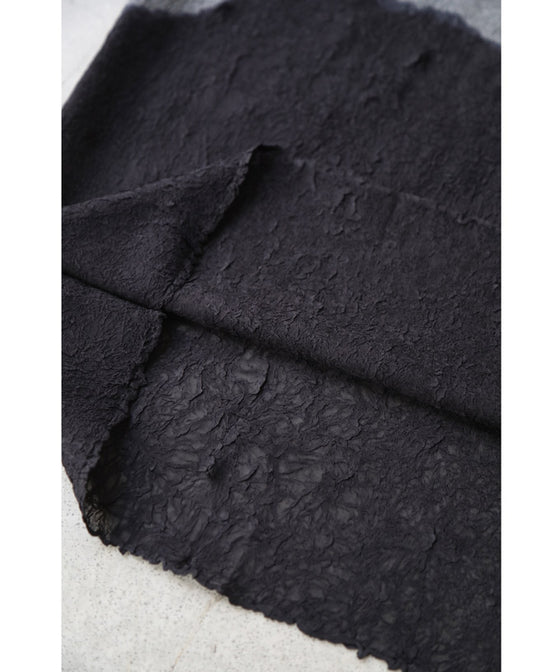 【セール商品返品交換不可】（S~2L対応）（黒）和紙のようなくしゅくしゅ質感の肩花カットソートップス