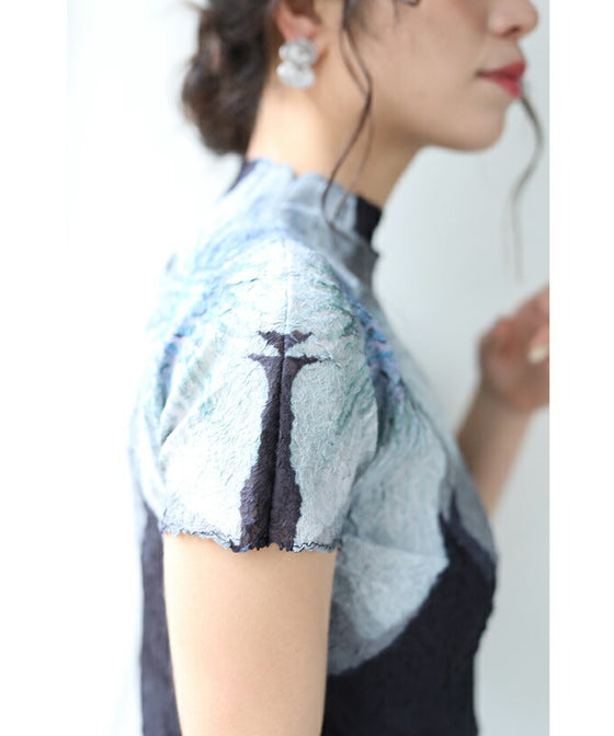 【セール商品返品交換不可】（S~2L対応）（黒）和紙のようなくしゅくしゅ質感の肩花カットソートップス