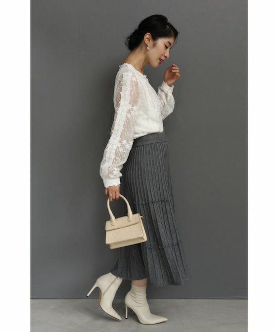 【セール商品返品交換不可】愛らしい小花のレースブラウストップス