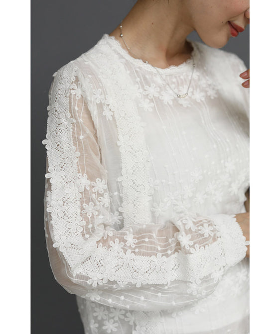 【セール商品返品交換不可】愛らしい小花のレースブラウストップス