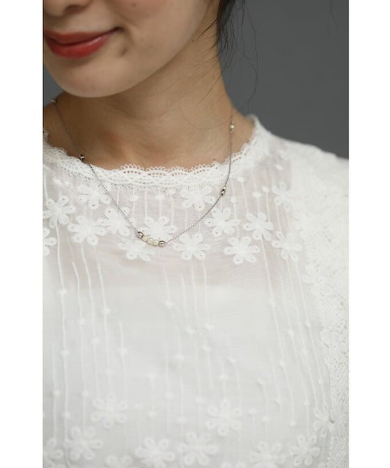 【セール商品返品交換不可】愛らしい小花のレースブラウストップス