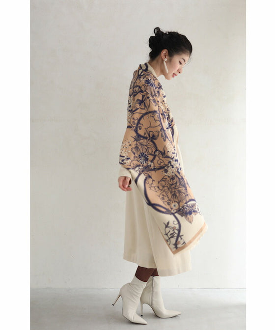 【セール商品返品交換不可】エレガントな花を纏うなめらかストール