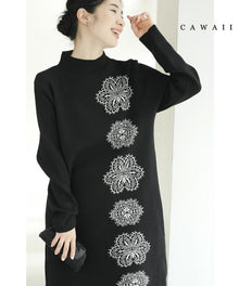  【セール商品返品交換不可】（S~2L対応）（黒）連なる六花ニットミディアムワンピース