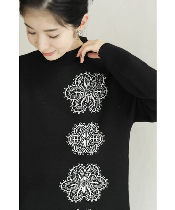 【セール商品返品交換不可】（S~2L対応）（黒）連なる六花ニットミディアムワンピース