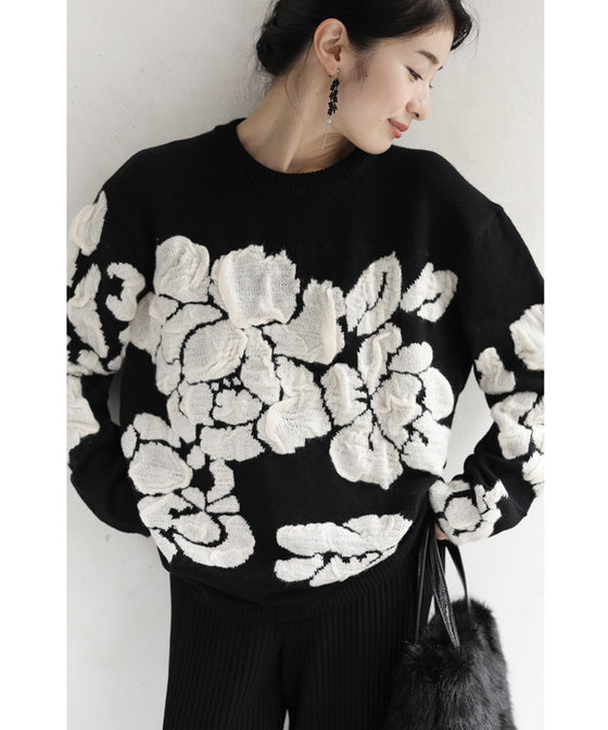 くしゅくしゅ花モチーフのニットトップス