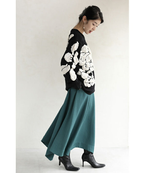 くしゅくしゅ花モチーフのニットトップス