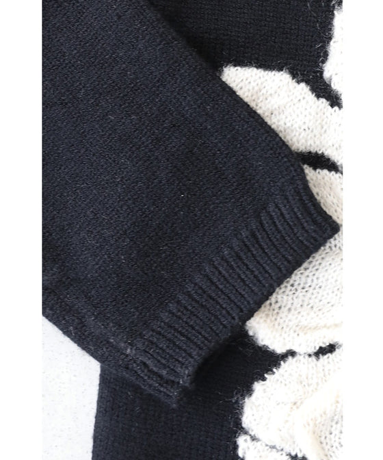 くしゅくしゅ花モチーフのニットトップス