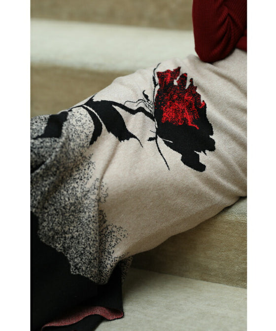 【セール商品返品交換不可】1輪の薔薇が目を惹くマーメイドラインニットスカート