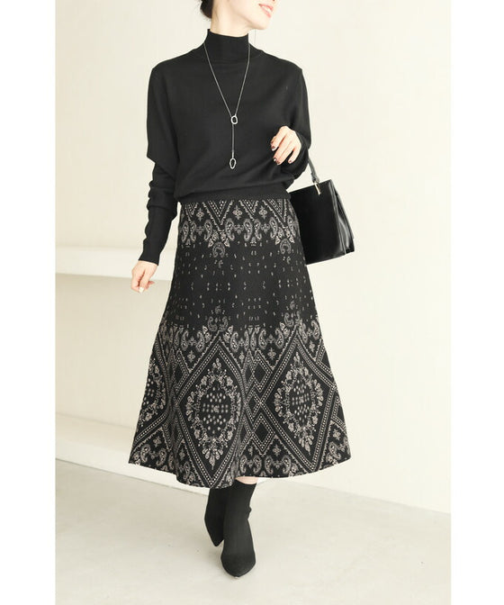 【セール商品返品交換不可】（S~M対応）（黒）上品で美しい柄のエレガントニットミディアムスカート