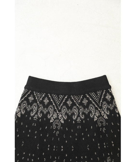 【セール商品返品交換不可】（S~M対応）（黒）上品で美しい柄のエレガントニットミディアムスカート