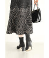 【セール商品返品交換不可】（S~M対応）（黒）上品で美しい柄のエレガントニットミディアムスカート