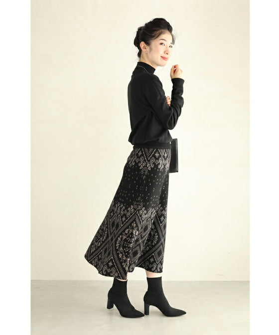 【セール商品返品交換不可】（S~M対応）（黒）上品で美しい柄のエレガントニットミディアムスカート