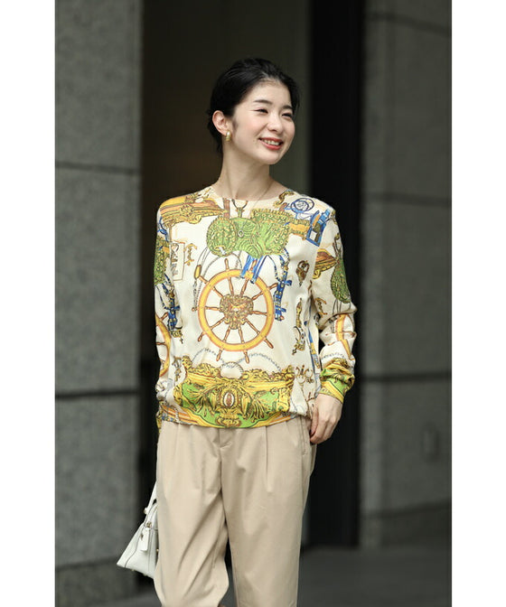 【セール商品返品交換不可】（S~M対応）手触りなめらかなスカーフ柄プルオーバートップス