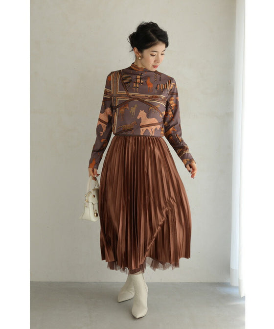 【セール商品返品交換不可】(グレー)（S~M対応）駆ける馬のスカーフ柄伸びやかカットソートップス