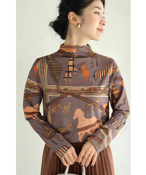 【セール商品返品交換不可】(グレー)（S~M対応）駆ける馬のスカーフ柄伸びやかカットソートップス