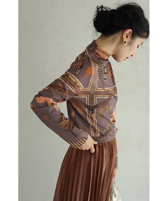 【セール商品返品交換不可】(グレー)（S~M対応）駆ける馬のスカーフ柄伸びやかカットソートップス