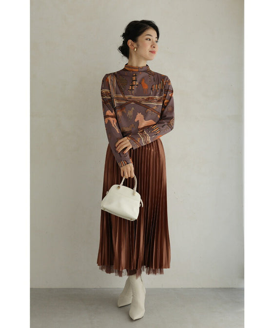 【セール商品返品交換不可】(グレー)（S~M対応）駆ける馬のスカーフ柄伸びやかカットソートップス