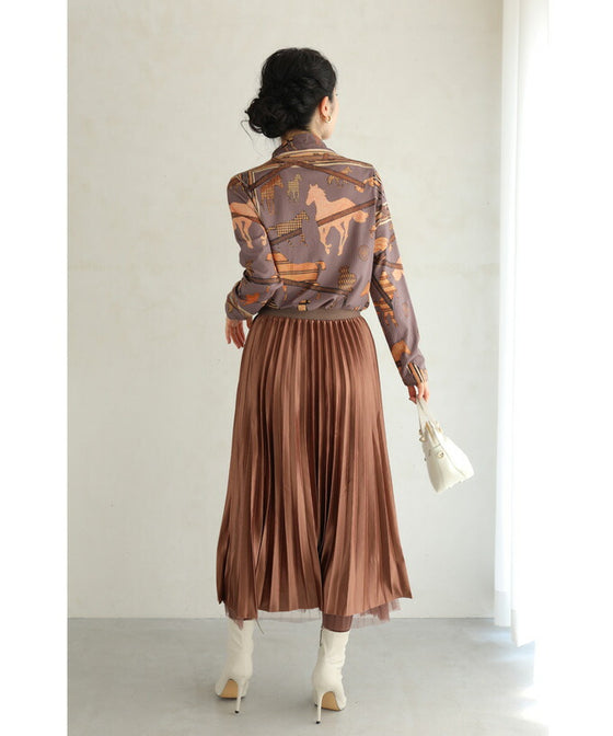 【セール商品返品交換不可】(グレー)（S~M対応）駆ける馬のスカーフ柄伸びやかカットソートップス