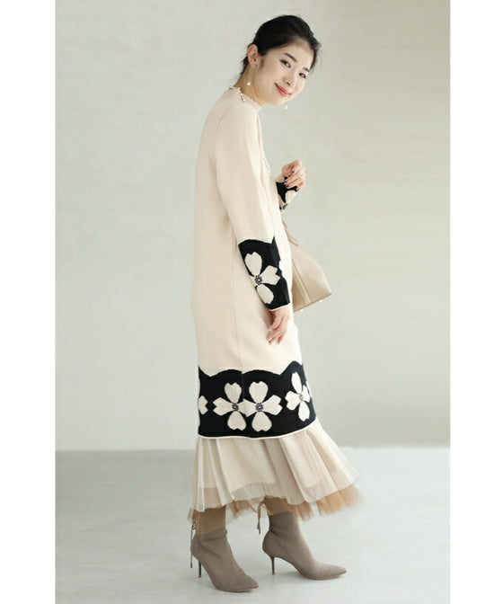 【セール商品返品交換不可】（S~L対応）連なる白花のニットミニワンピース