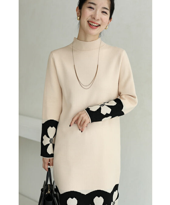 【セール商品返品交換不可】（S~L対応）連なる白花のニットミニワンピース