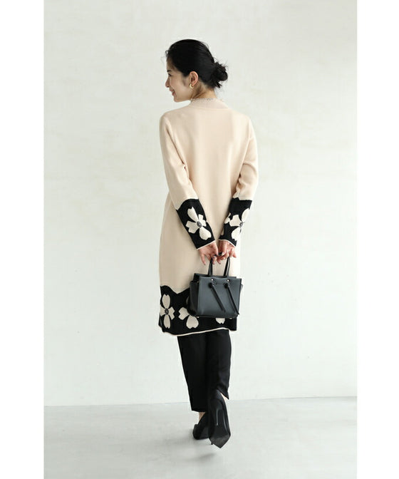 【セール商品返品交換不可】（S~L対応）連なる白花のニットミニワンピース