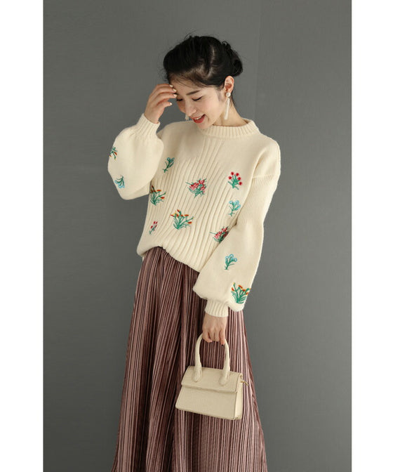 【セール商品返品交換不可】（S~3L対応）色鮮やかな花刺繍咲くポワン袖ニットトップス