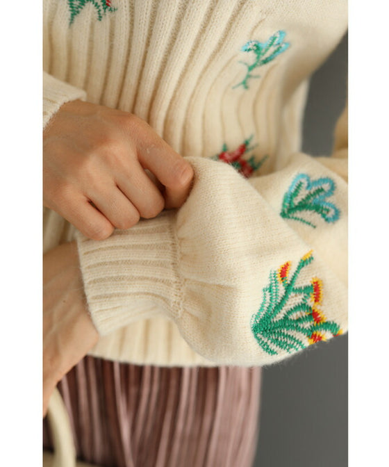 【セール商品返品交換不可】（S~3L対応）色鮮やかな花刺繍咲くポワン袖ニットトップス