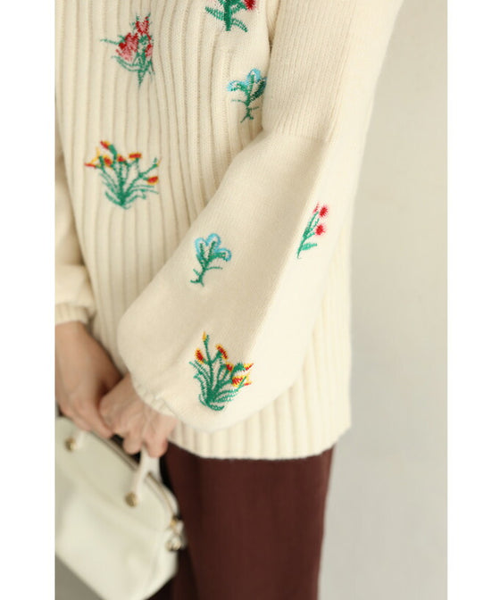 【セール商品返品交換不可】（S~3L対応）色鮮やかな花刺繍咲くポワン袖ニットトップス