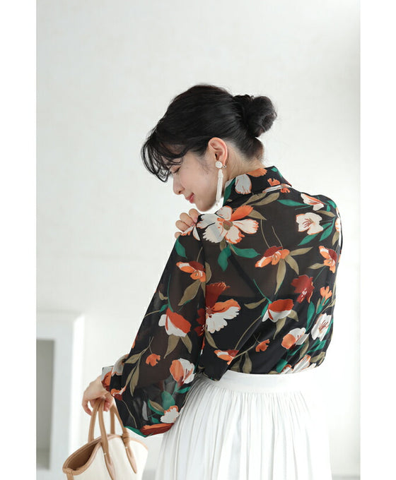 【セール商品返品交換不可】配色鮮やかな花のふんわり袖ブラウストップス