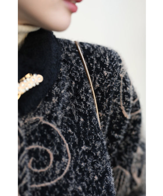 【セール商品返品交換不可】輝くネックビジューのエレガントな起毛ニットコートアウター