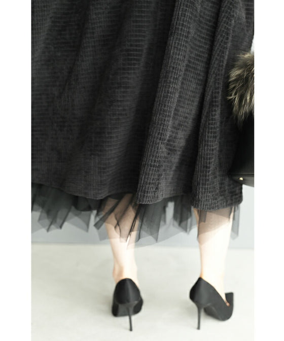 【セール商品返品交換不可】（M~3L対応）（黒）浮き立つ柄の2wayドレープネックミディアムワンピース