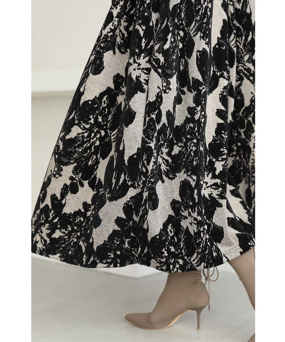 【セール商品返品交換不可】（M~3L対応）サッと羽織れる華やかさ。フード付きジャガード織りロングコート