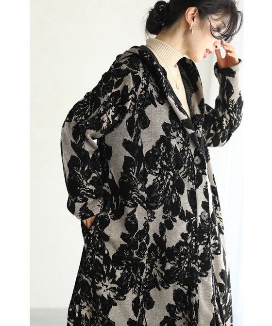 【セール商品返品交換不可】（M~3L対応）サッと羽織れる華やかさ。フード付きジャガード織りロングコート