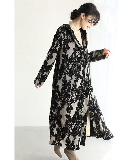 【セール商品返品交換不可】（M~3L対応）サッと羽織れる華やかさ。フード付きジャガード織りロングコート