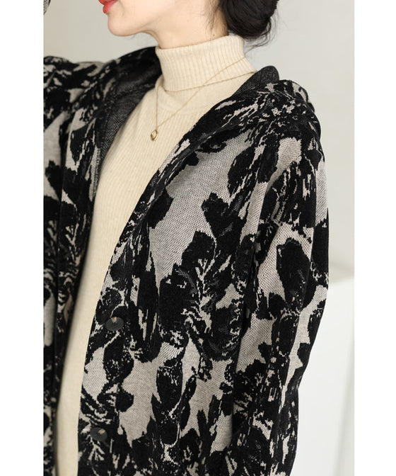 【セール商品返品交換不可】（M~3L対応）サッと羽織れる華やかさ。フード付きジャガード織りロングコート