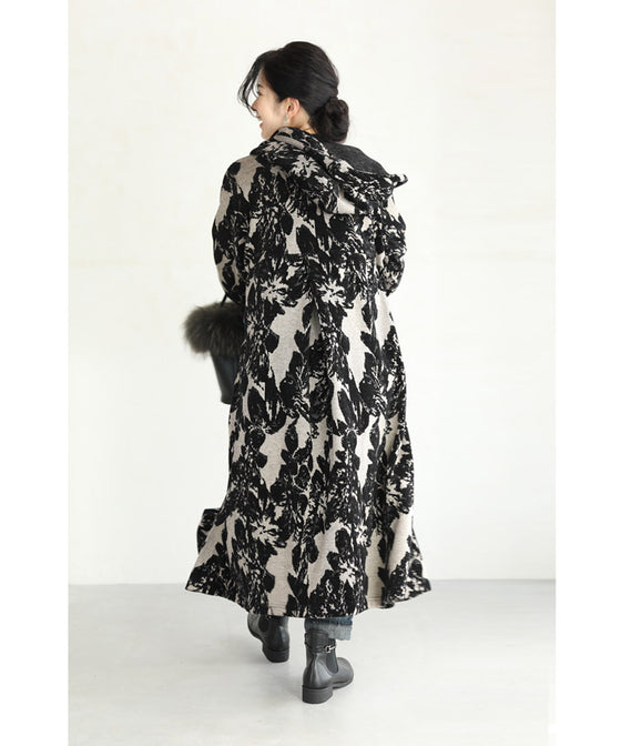 【セール商品返品交換不可】（M~3L対応）サッと羽織れる華やかさ。フード付きジャガード織りロングコート