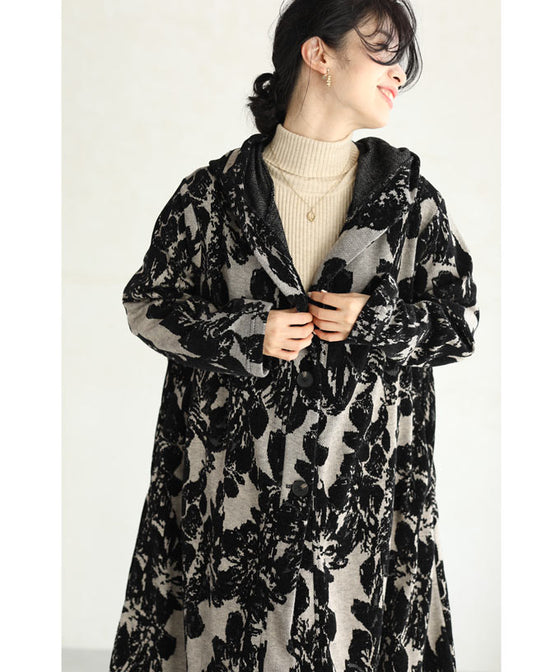 【セール商品返品交換不可】（M~3L対応）サッと羽織れる華やかさ。フード付きジャガード織りロングコート
