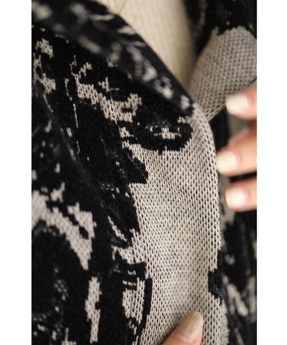 【セール商品返品交換不可】（M~3L対応）サッと羽織れる華やかさ。フード付きジャガード織りロングコート