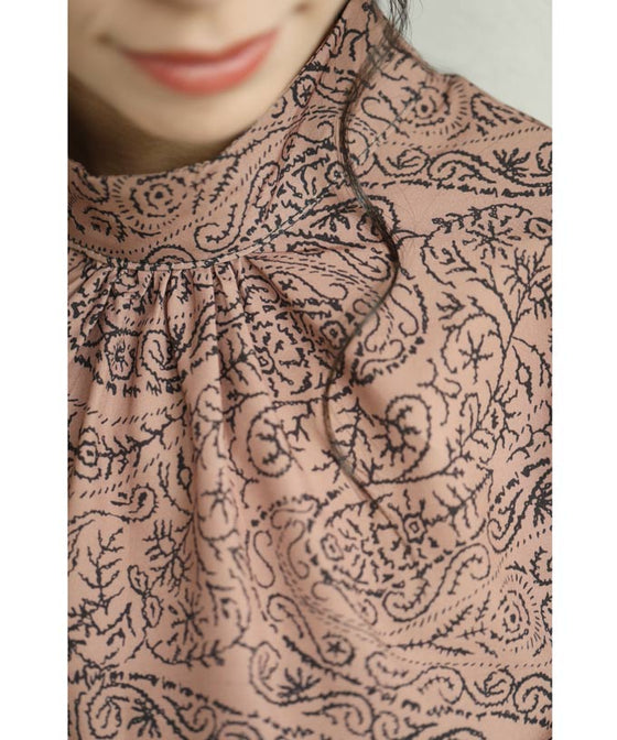 【セール商品返品交換不可】（S~L対応）植物を描いた抽象画のハイネックブラウストップス