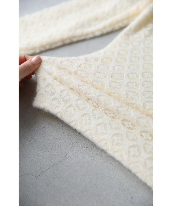 エレガントなパールボタンの裏起毛総レースプルオーバートップス