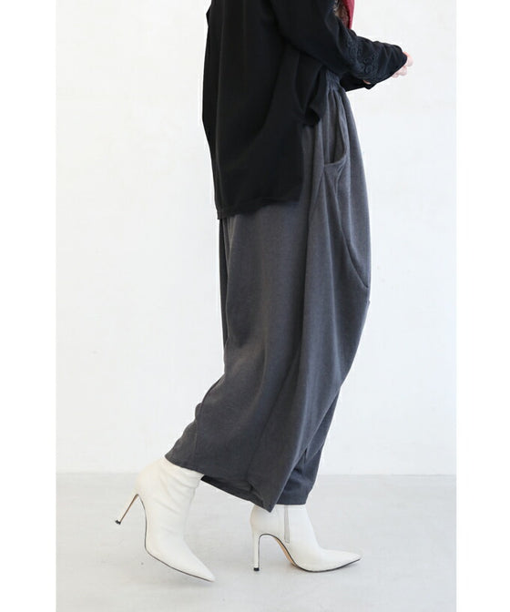 お洒落でゆったり楽ちんなサルエルパンツ