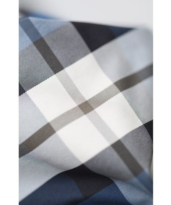 上品なネイビーチェックのAラインロングワンピース