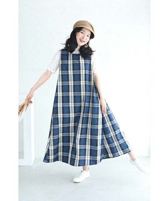 上品なネイビーチェックのAラインロングワンピース