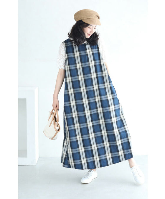 上品なネイビーチェックのAラインロングワンピース