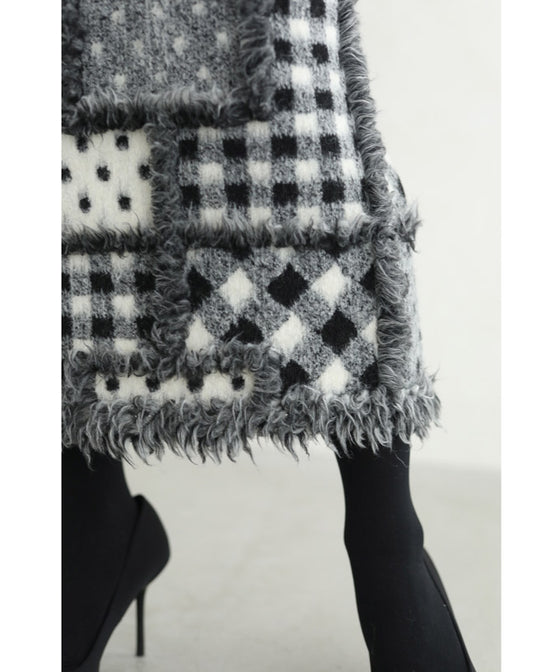 【セール商品返品交換不可】ふわふわフリンジの柄合わせパッチワークミディアムスカート