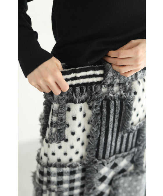 【セール商品返品交換不可】ふわふわフリンジの柄合わせパッチワークミディアムスカート