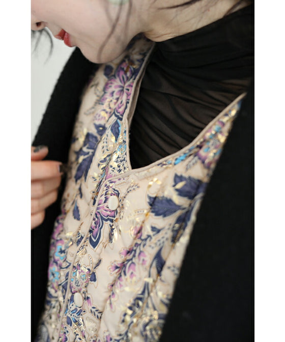 【セール商品返品交換不可】煌めく花々。中綿ベスト